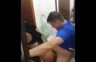 სექს პორნო Fucked მძინარე ნებართვის გარეშე და გასხმა მისი სახე