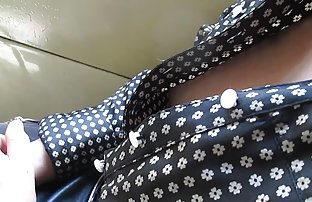 სექს პორნო Bespectacled ლედი გრძელი ფეხები ერთად dude